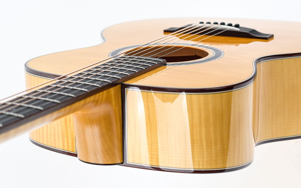 Lakewood M50 Custom Flamed Maple Honey-Dyed Bearclaw Spruce Lefty | The  Fellowship of Acoustics